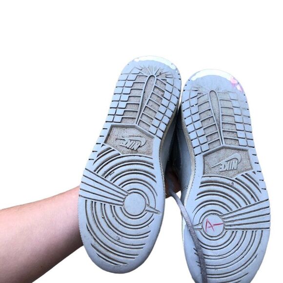 RARE Nike Air Jordan 1 Retro Mid Wolf Grey Coll Grey Size 5.5 - Picture 16 of 16